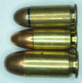 GER: Oben: 9mm Browning Long
Mitte: 9mm Parabellum (Luger), kommerziell
Unten: .45 ACP